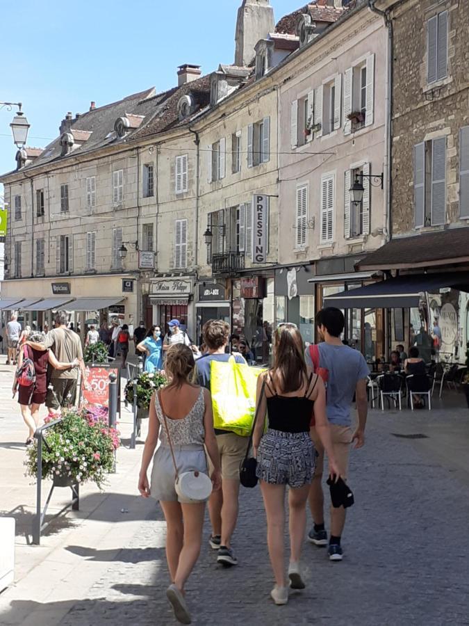 Appartement 48M2 Pour 6 Personnes Au Centre Ville Historique Avec Parking Gratuit Et Une Borne De Recharge Pour Voiture A 10 Metres Αβαλόν Εξωτερικό φωτογραφία
