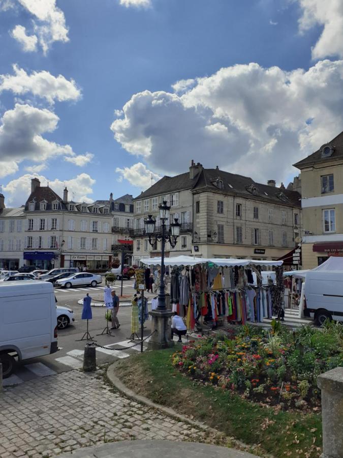 Appartement 48M2 Pour 6 Personnes Au Centre Ville Historique Avec Parking Gratuit Et Une Borne De Recharge Pour Voiture A 10 Metres Αβαλόν Εξωτερικό φωτογραφία